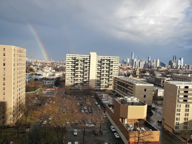 Building Photo - 10 Huron Ave