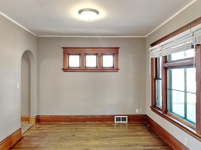 Building Photo - 1403 Barclay St