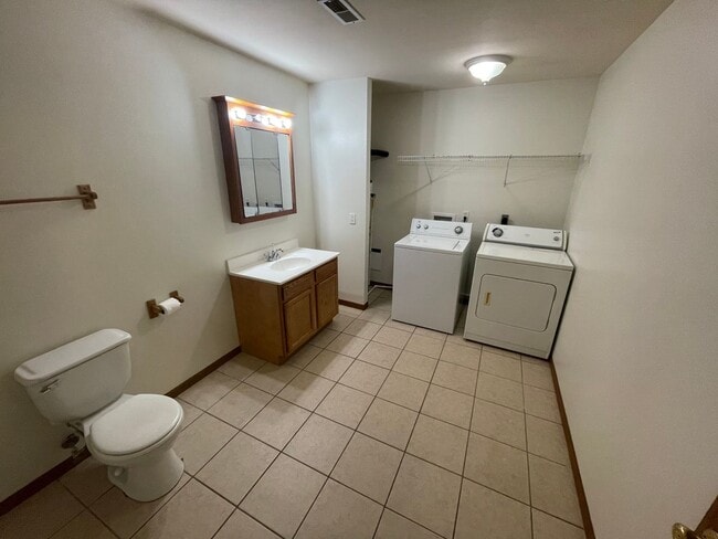 Building Photo - All Inclusive Duplex | 2 Bedroom | 1.5 Bathroom