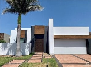 Building Photo - 302 Grovewood Ave