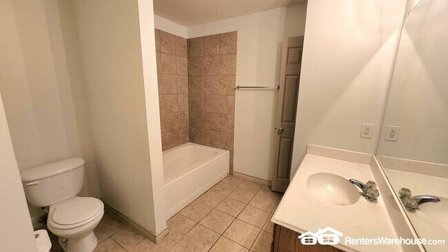 Building Photo - Beautiful Townhome in Euless!!
