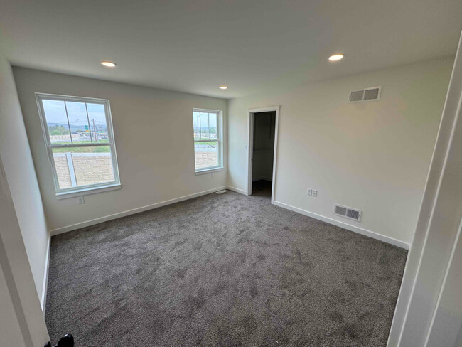 Building Photo - 54 S Revere St