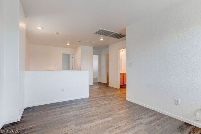 Building Photo - 9548 W Spring Blush Ave