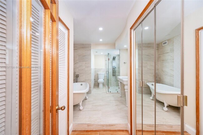 Building Photo - 301 Sunrise Dr