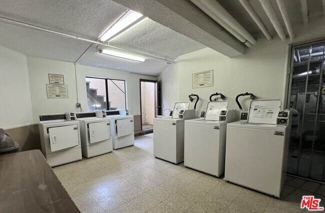 Building Photo - 11670 W Sunset Blvd