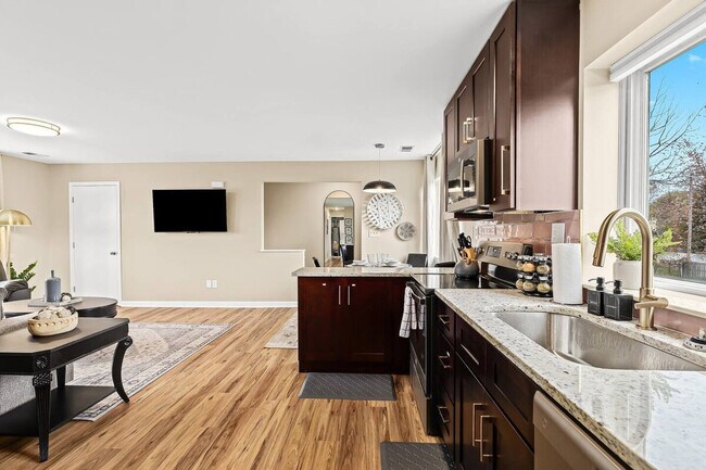 Building Photo - 18340 Mesle St