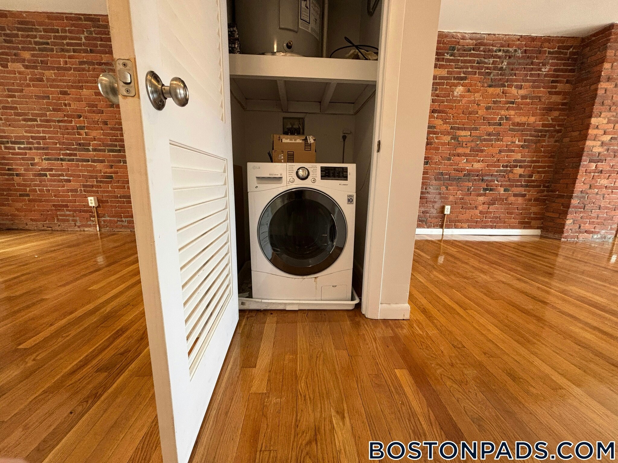 Building Photo - 164 Broadway