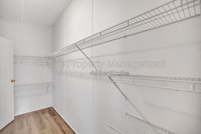 Building Photo - 405 Vine St