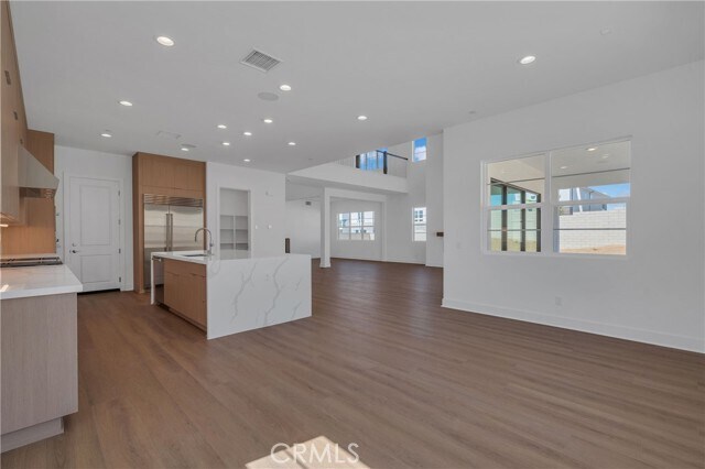 Building Photo - 27510 Elderberry Dr