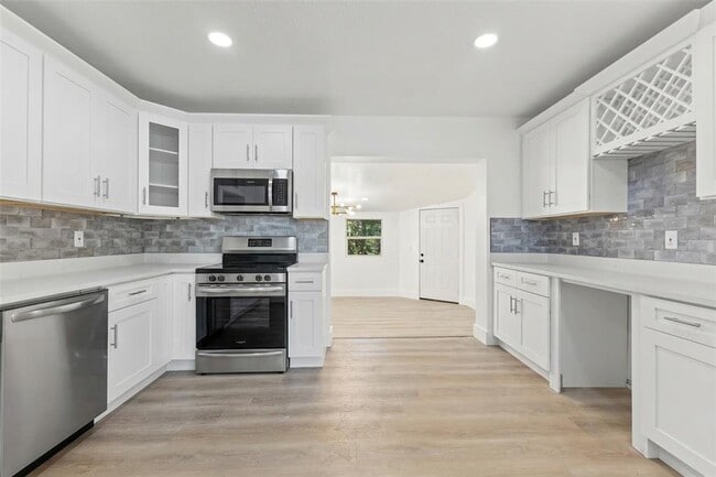 Building Photo - 4504 S 26th Ave