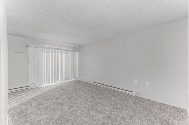 Building Photo - Recently renovated 1-bedroom suite