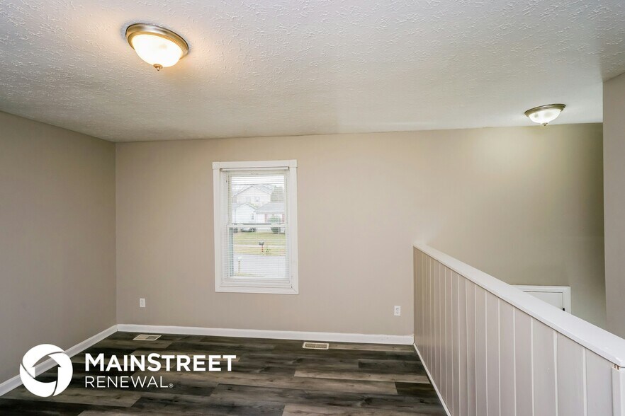 Building Photo - 10509 Hillpark Dr