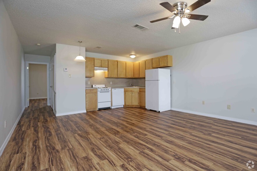 1BR,1BA - 690SF - LIVING AREA - Hideaway Place Apartments