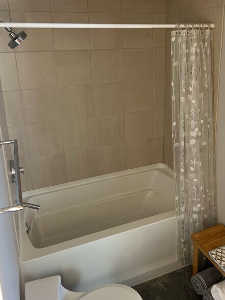 Building Photo - 221 E College St