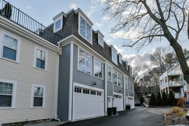 Building Photo - 145 Stoughton St