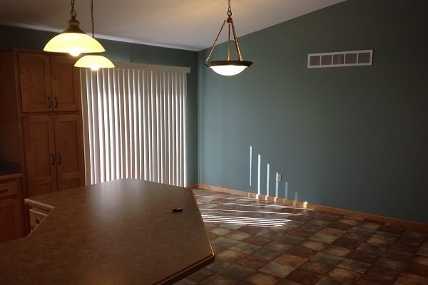Building Photo - Beautiful 5 bedroom, 3 bathroom Country Home with Barn!