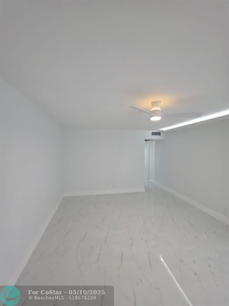 Building Photo - 350 Brighton I