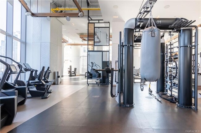 Building Photo - 445 Albee Square W