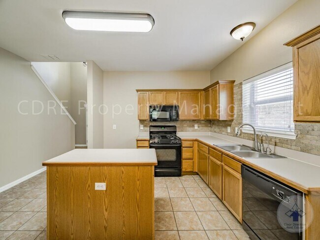 Building Photo - 4016 Summerhill Ln