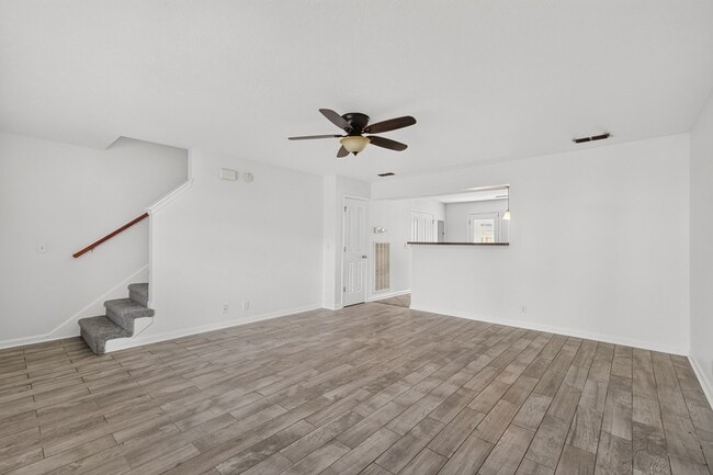 Building Photo - 407 Arapaho Dr