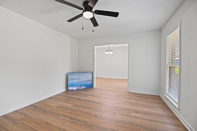 Building Photo - 2117 Semmes Dr