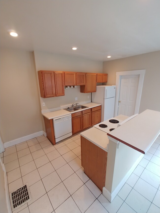 Building Photo - 1515-1517 Summit Street