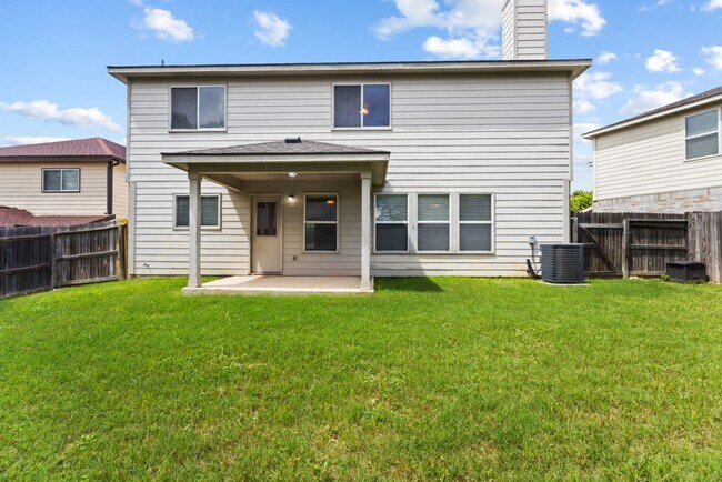 Building Photo - 3 Bedroom/2.5 Bath Bluffs of Lookout Canyon Subdivision