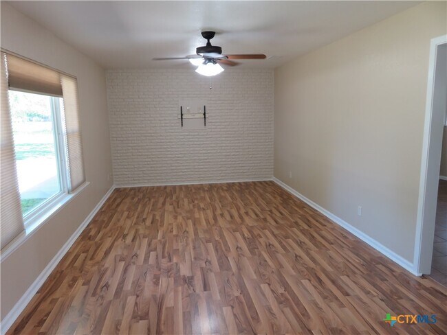 Building Photo - 1339 Mockingbird Ln