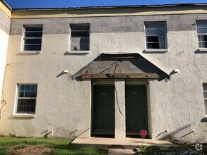 Building Photo - 2bedrooms Available June 2025 in Palms West