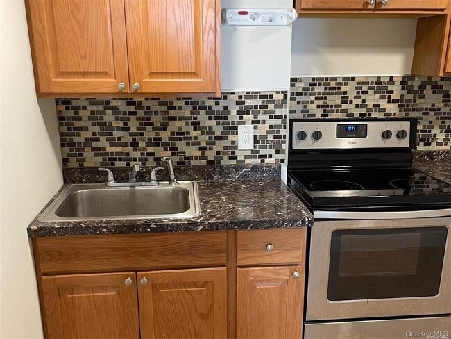 Building Photo - 109 E Main St