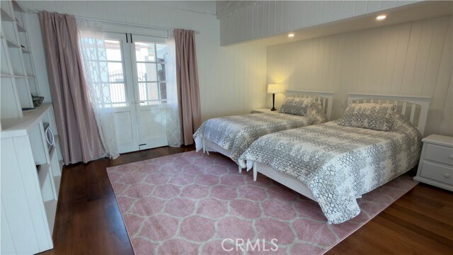 Building Photo - 327 Aster St