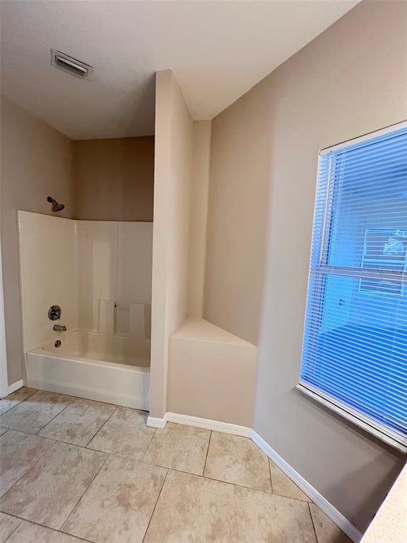 Building Photo - 7 Zither Ct