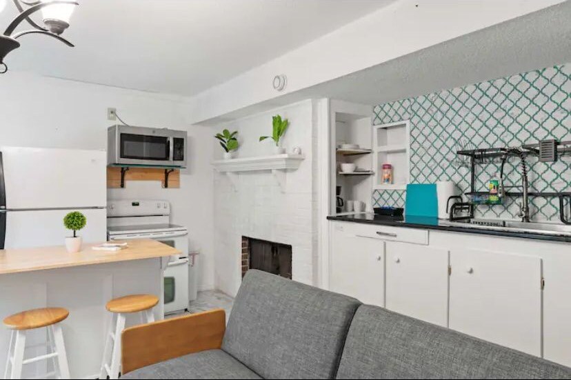 Building Photo - Room in Duplex on Dixon Dr