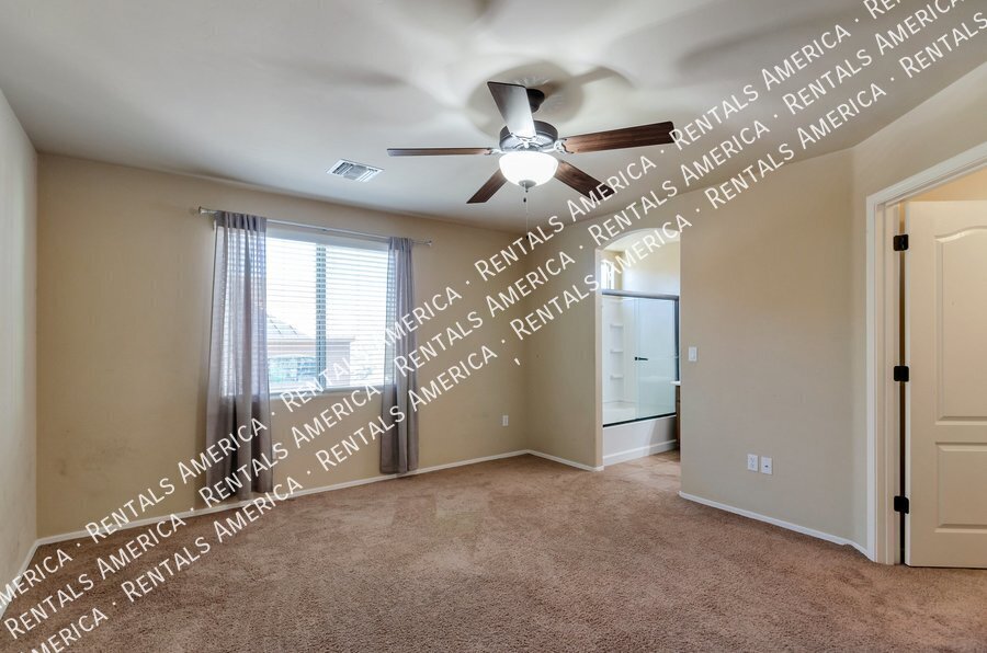 Building Photo - 3830 E 3rd St