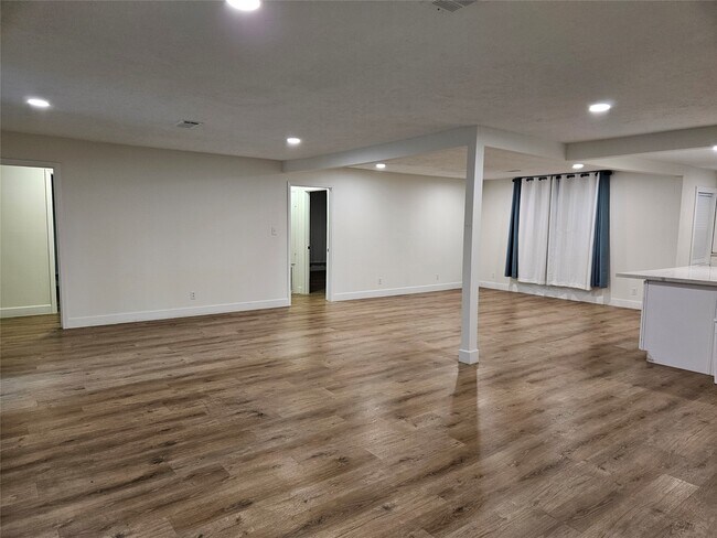 Building Photo - 6446 Brookside Dr