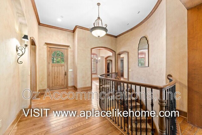 Building Photo - 16690 Country Club Dr