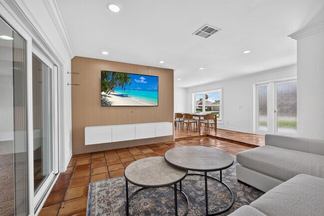 Building Photo - 11760 Inverness Cir