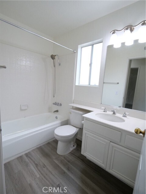 Building Photo - 25051 Amberwood