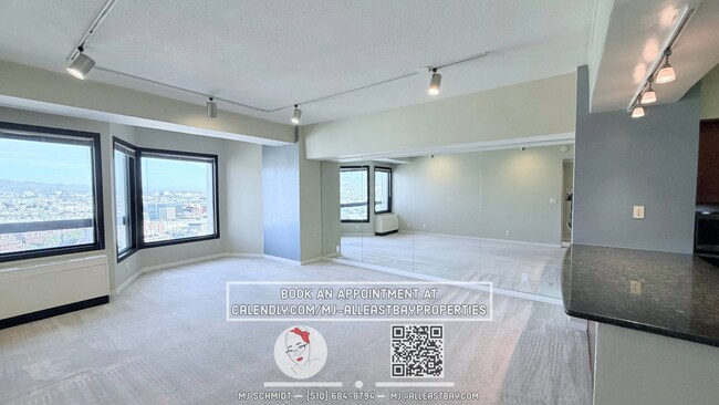 Building Photo - Bright 1 bedroom condo with spectacular views on the 25th floor!
