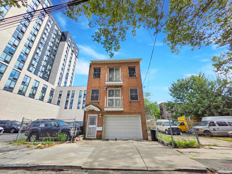 Building Photo - 14 Nevins St