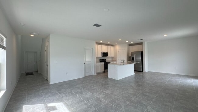 Building Photo - 3430 Howell Dr