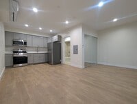 Building Photo - 14411 W Vanowen St