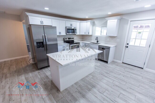 Building Photo - 6415 E Aspen Ave