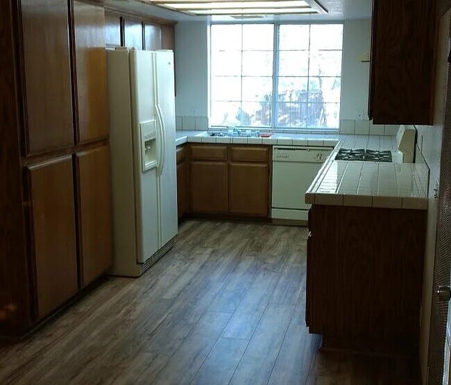 Building Photo - 11125 Smoke Tree Rd