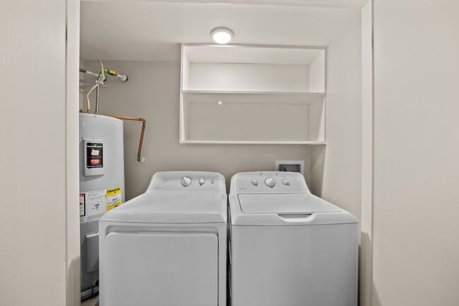 Building Photo - Your Charming 2/1 Apartment in Waxahachie Awaits - Perfect for a Small Family or Remote Worker! A...