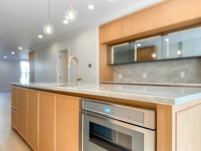 Building Photo - 144 Worcester St