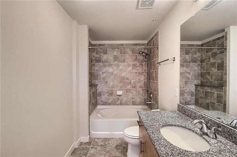 Building Photo - 360 Nueces St