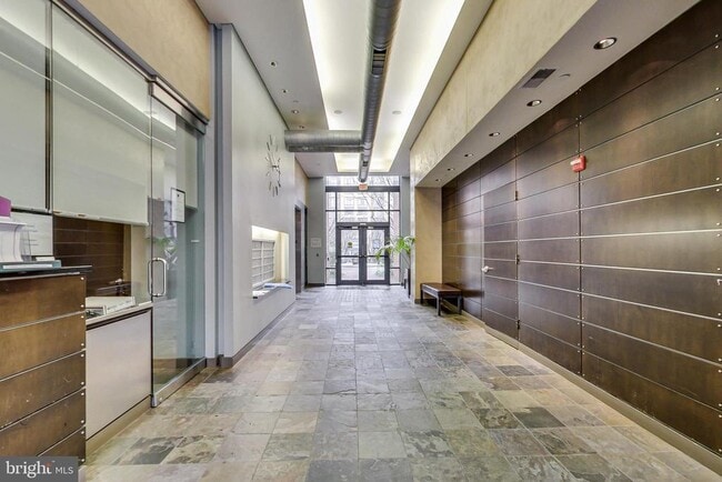 Building Photo - 520 John Carlyle St