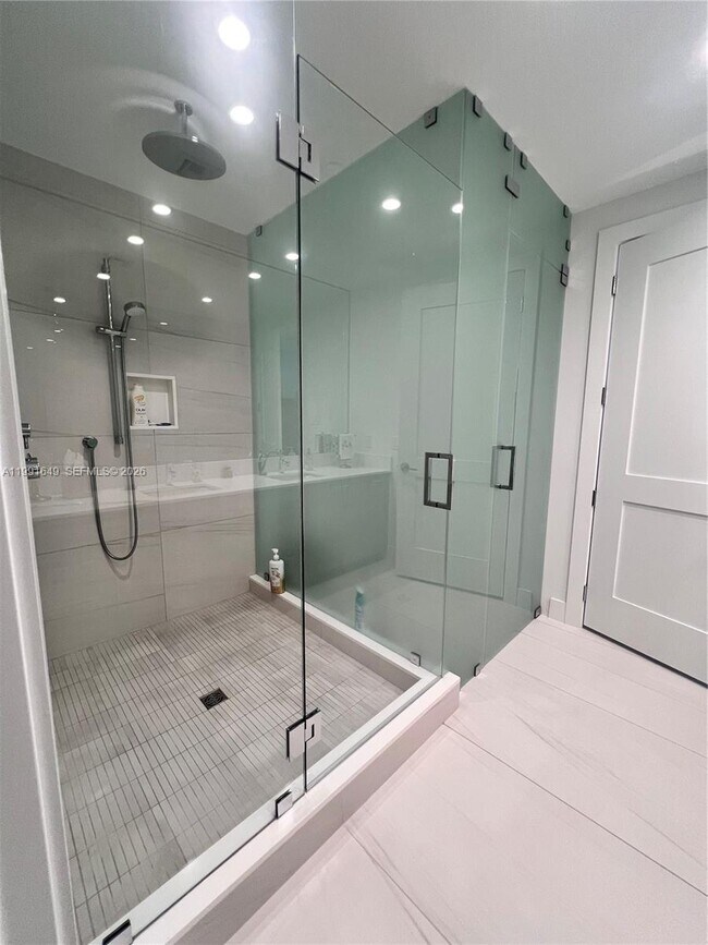 Building Photo - 153 N Seabreeze Blvd