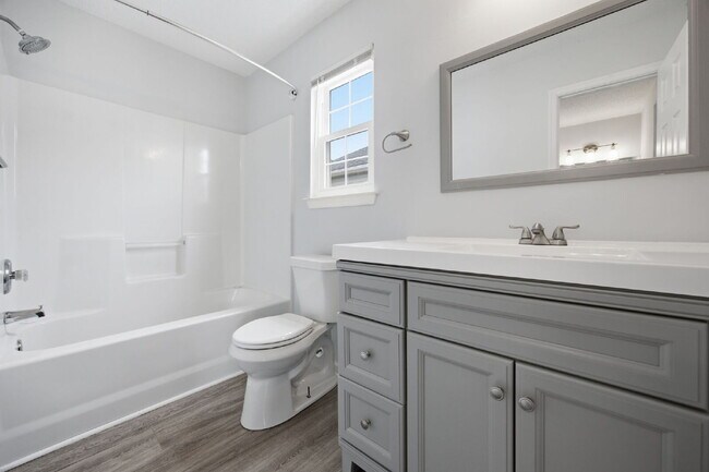 Building Photo - 3-Bedroom Home with Garage & Private Patio